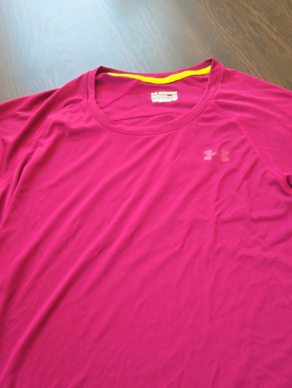 Under Armour Womens Short Magenta Sleeve Performance Top
